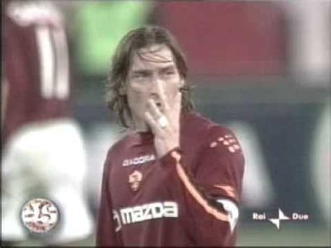 totti fa 4 dita a tudor|Totti ritrova Tudor «Quattro e a casa» Okaka, cuore da.